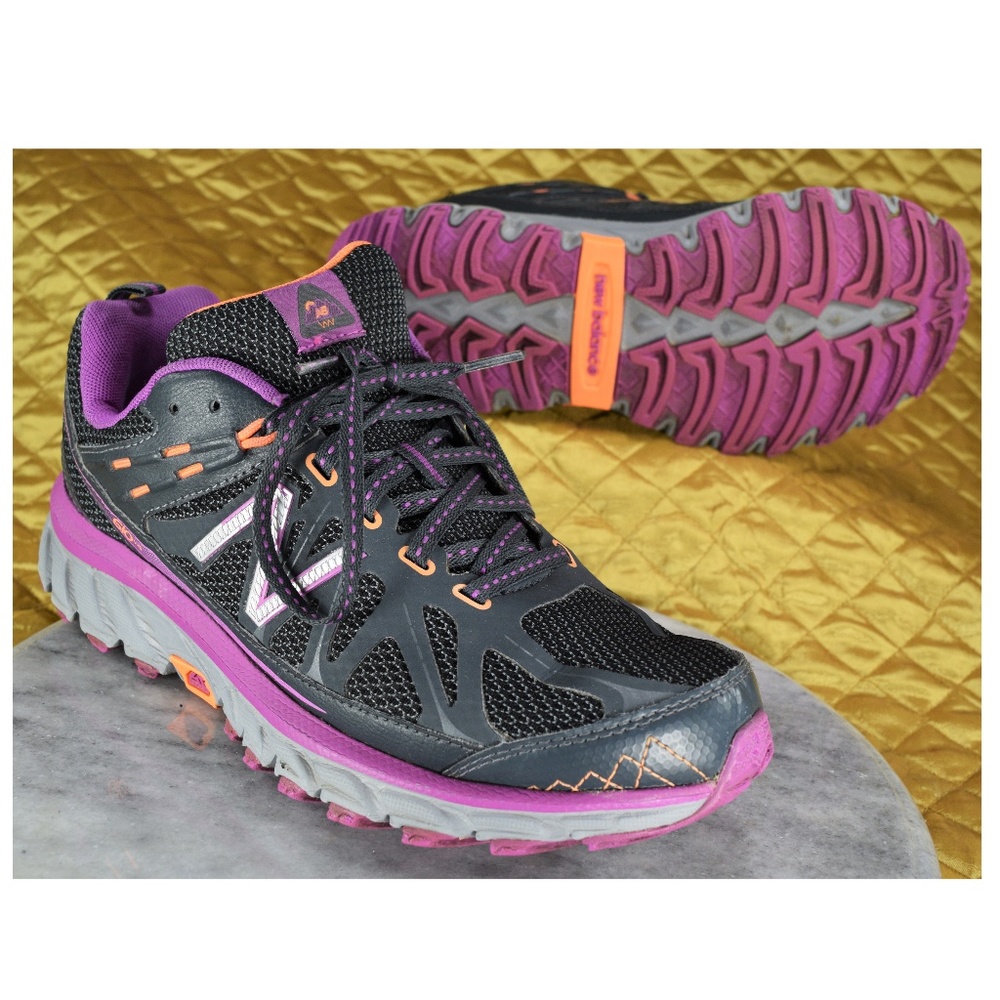 SOLD New Balance 610 Women's Trail Running Shoes - Picture 1 of 8